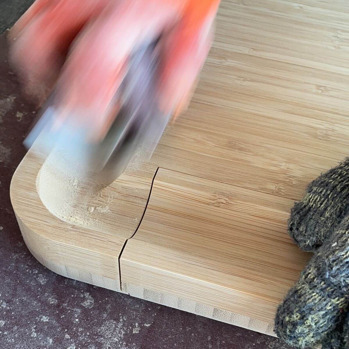 Hand-frosted surface finishing station